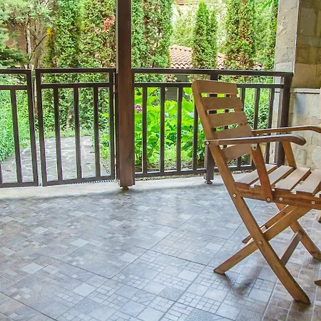 Green Paradise By With Parking Apartment