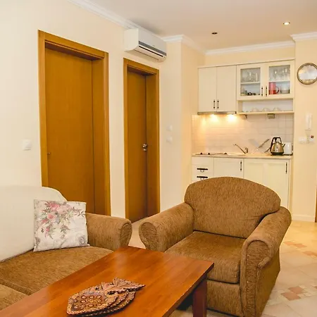 Green Paradise By With Parking Apartment