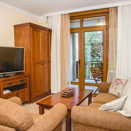 Green Paradise By With Parking Apartment